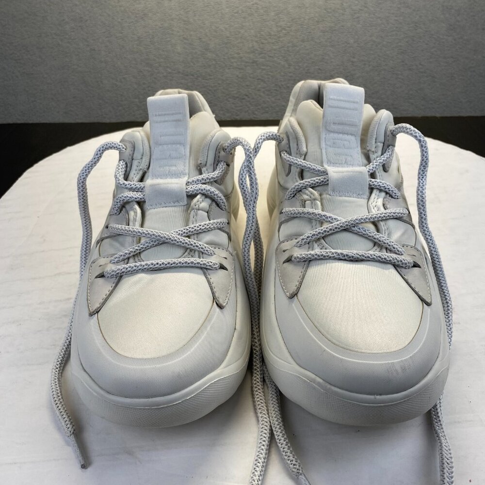 UGG LA CLOUD LOW TRAINER White SNEAKERS SHOES US 8.5,Comfort,Atletic,Women's
